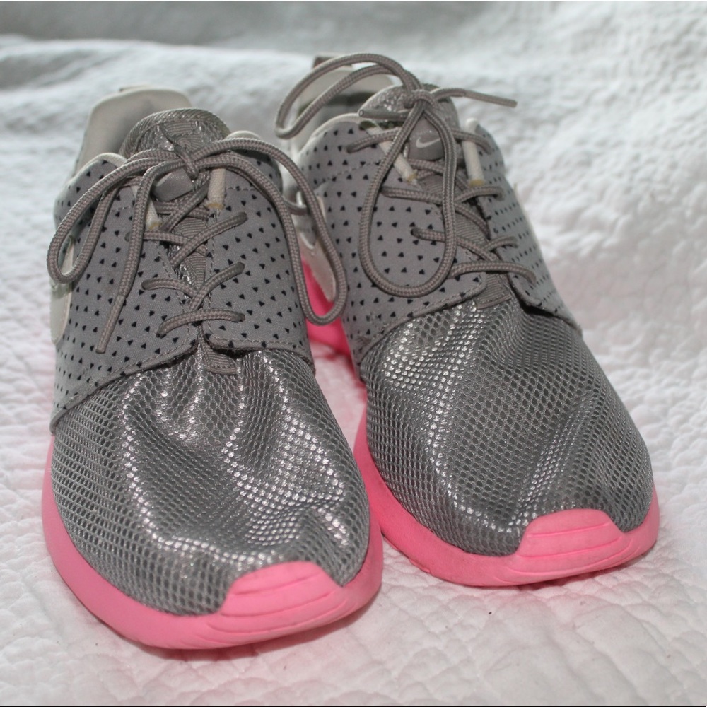 ❗️RARE❗️Nike Roshe Run Limited Edition